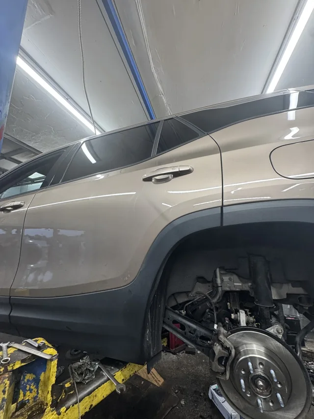 M&A service bay reference photograph
